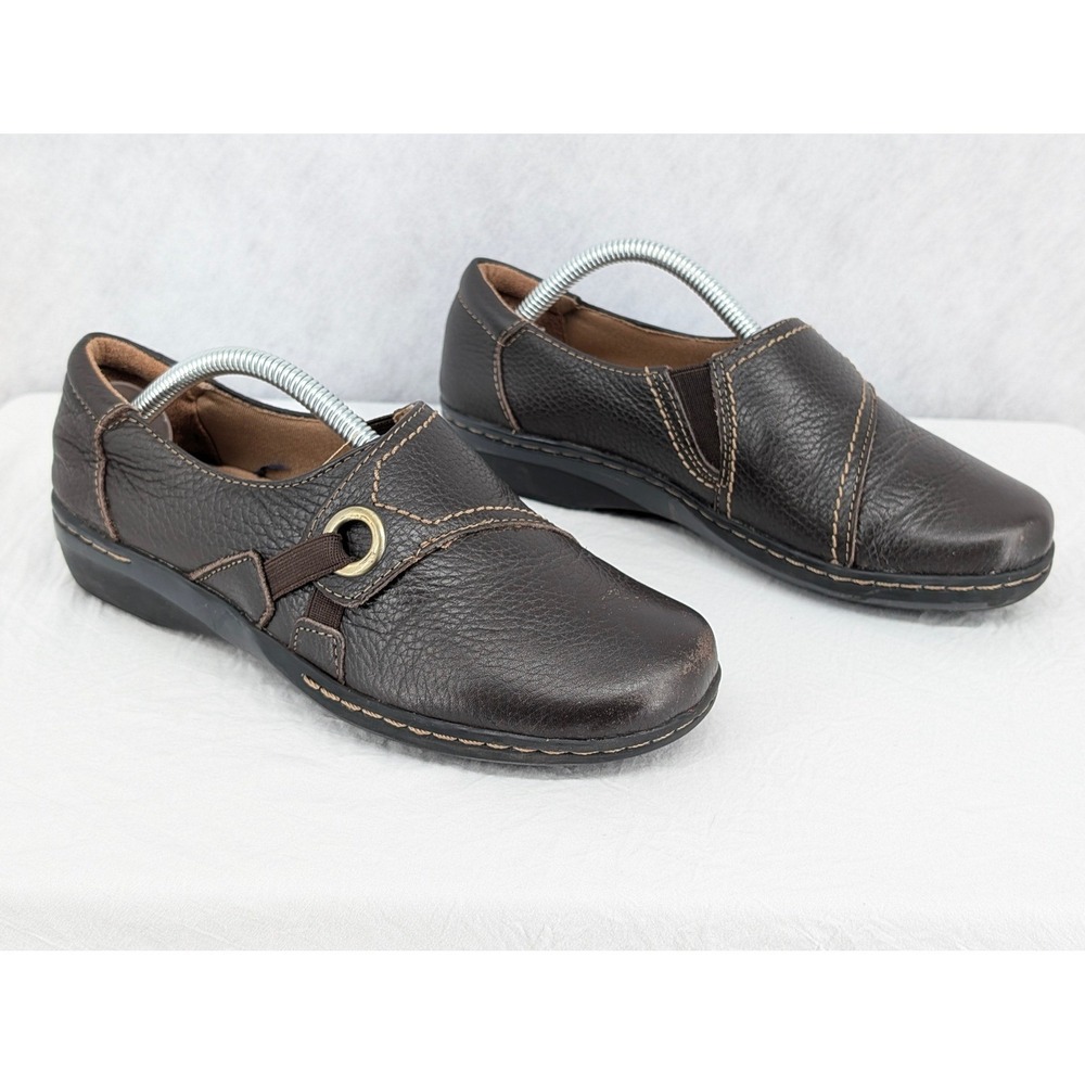 Clarks Womens Brown Leather Slip On Loafers Shoes Side Grommet Sz 6 - Picture 2 of 10